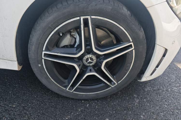 Used Mercedes-Benz C-Class 2021 C 260 Star Edition Right Front Wheel Hub