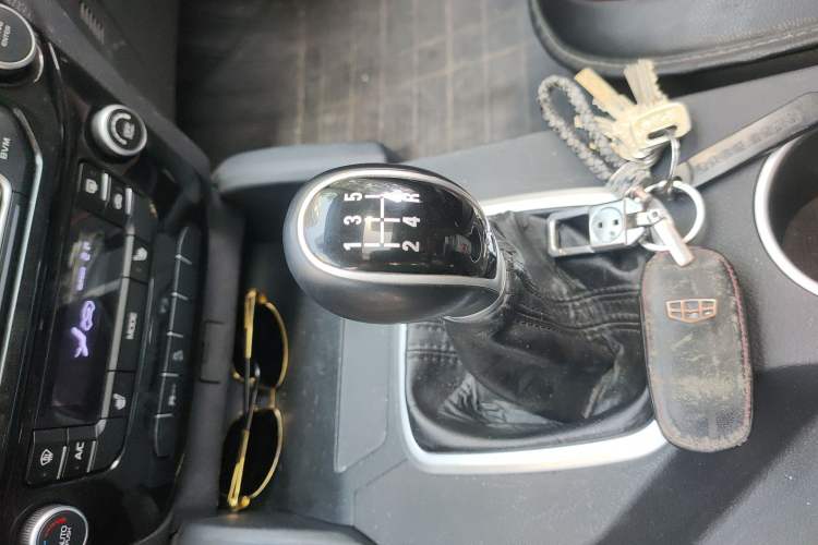 Used Geely Auto Vision X6 2016 1.8L Manual Luxury Model
