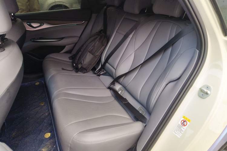 Used BYD Seal 2024 HONOR Edition DM-i 1.5L 121km Prestige Model
