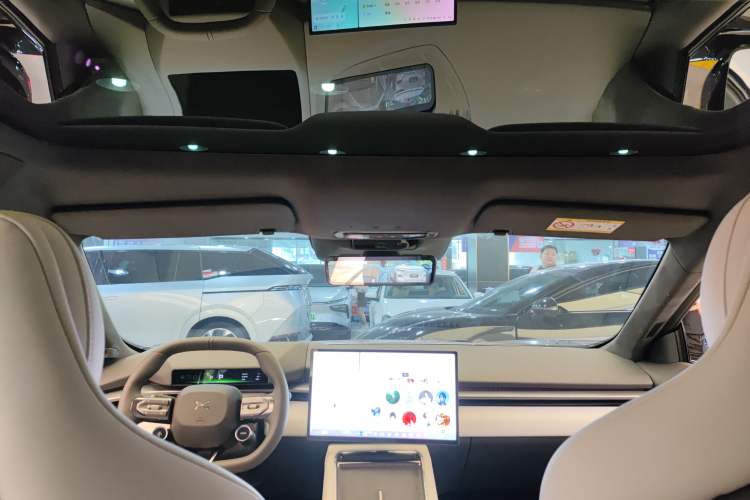 Used XPeng P7 2025 Model—750 All-Wheel-Drive High-Performance Ultra
