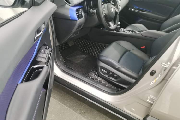 Used Toyota C-HR 2020 2.0L Leading Edition Driver Seat