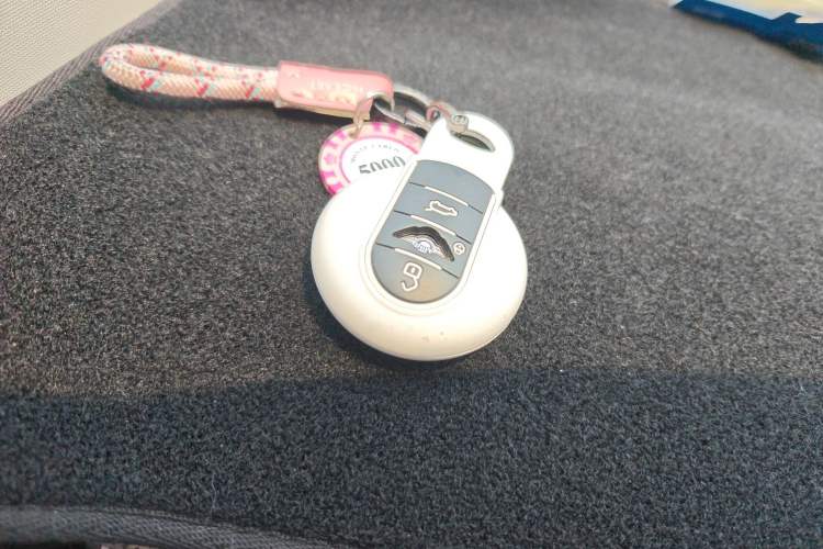 Used MINI 2016 1.5T COOPER Five-Door Edition Vehicle Key