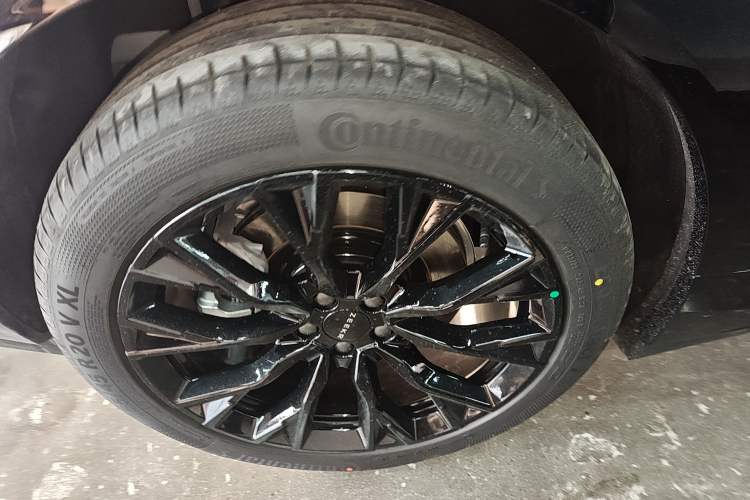 Used Zeekr 7X 2025 100 kWh Long-Range Rear-Wheel Drive with Intelligent Driving Features
