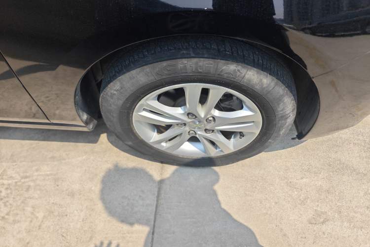 Used Chevrolet Cavalier 2016 1.5L Automatic Xinyue Edition Right Front Wheel Hub