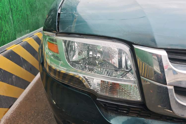 Used Foday Little Superman 2015 2.0T Diesel Long Wheelbase 4F20TCI Right Front Headlight