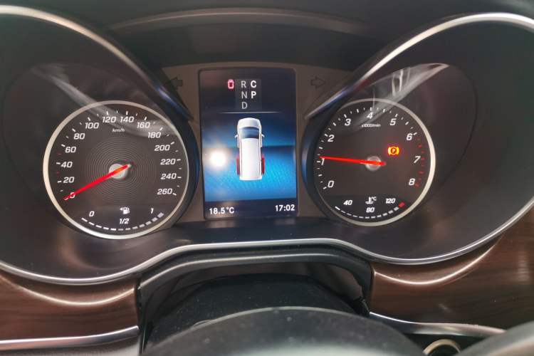 Used Mercedes-Benz V-Class 2021 V 260 Avantgarde Edition Instrument Cluster