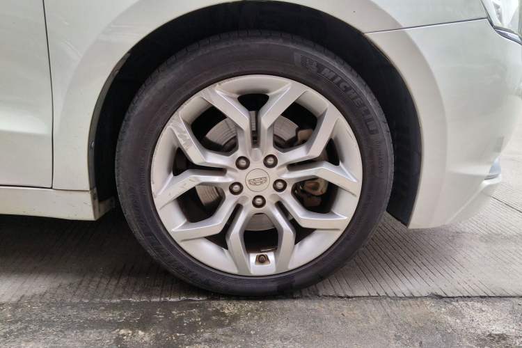 Used Geely Auto Emgrand GT 2015 1.8T Premium Model Right Front Wheel Hub
