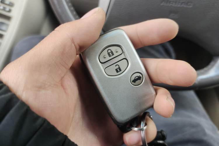 Used Toyota Camry 2010 240G Luxury Edition Vehicle Key