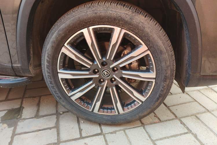 Used CHANGAN CS75 PLUS 2022 2nd Generation 2.0T Automatic Navigation Version Right Front Wheel Hub