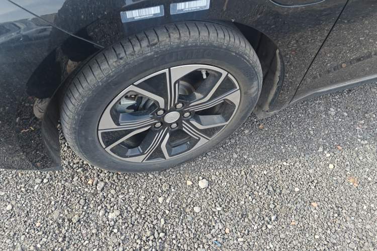 Used Hongqi E-QM5 2021 Online Booking Charging Basic Edition 5 Seats