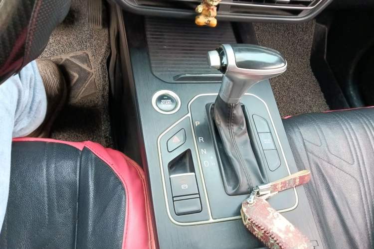 Used Dongfeng Fengon 580Pro 2020 280TGDI CVT Yuling Edition Gear Lever