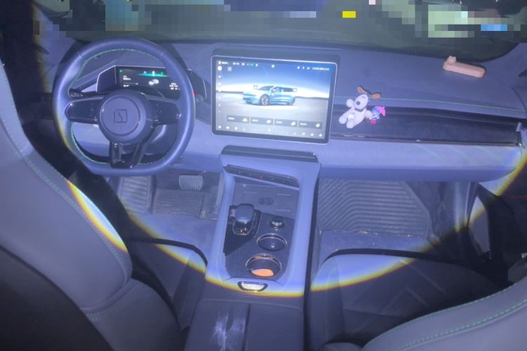 Used Zeekr 001 2023 WE Edition 100 kWh Center Console