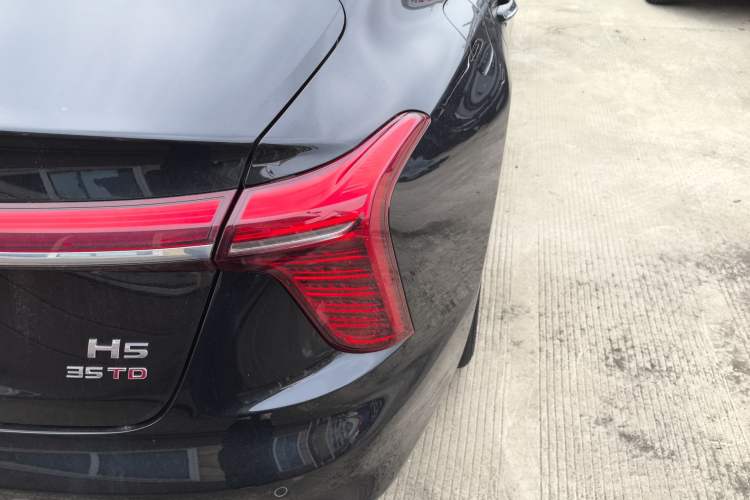 Used Hongqi H5 2025 1.5T DCT Qiyun 500 000th Unit Commemorative Edition Exterior 3