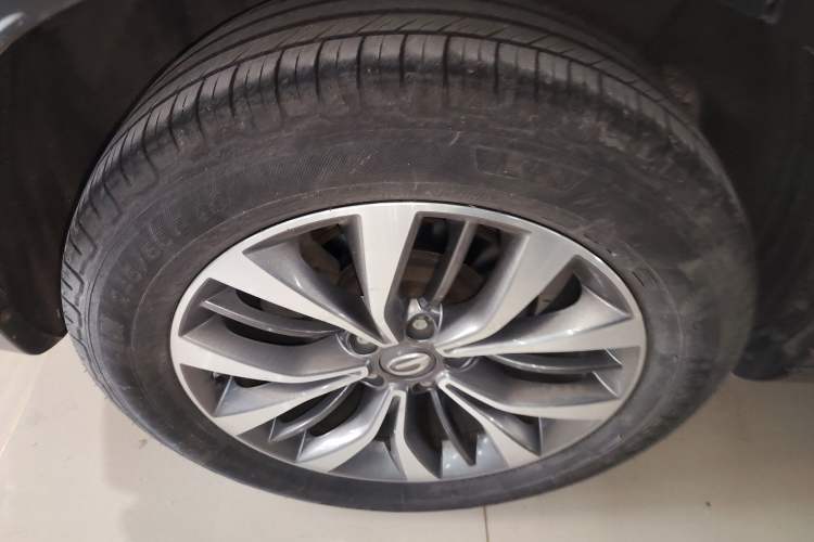 Used GAC Trumpchi GS8 2017 320T Two-Wheel Drive Luxury Smart Connectivity Version (7 Seats)