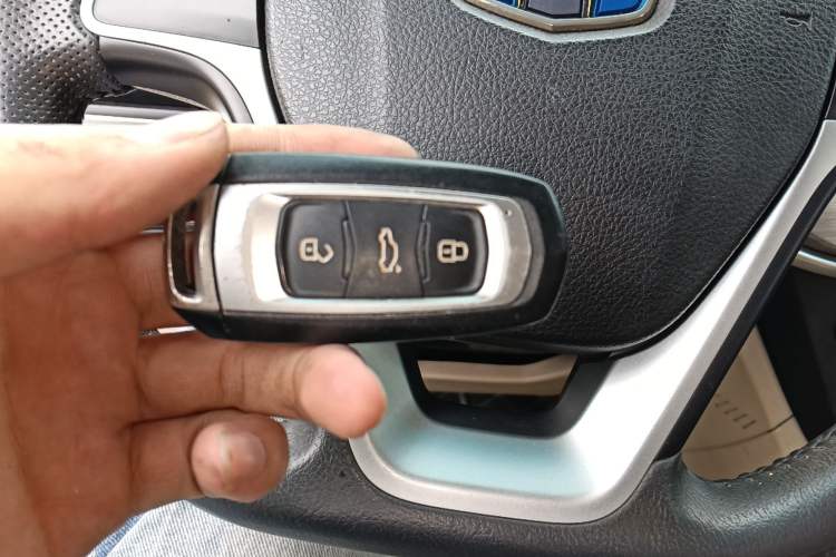 Used Geely Auto Emgrand 2017 Sedan Million Edition 1.5L Manual Luxury Model
