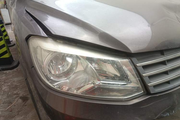 Used Dongfeng Fengon 330 2014 1.5L Manual Utility Version DK15 Right Front Headlight