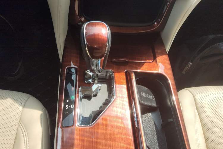 Used Toyota Crown 2015 2.5L Smart Edition
