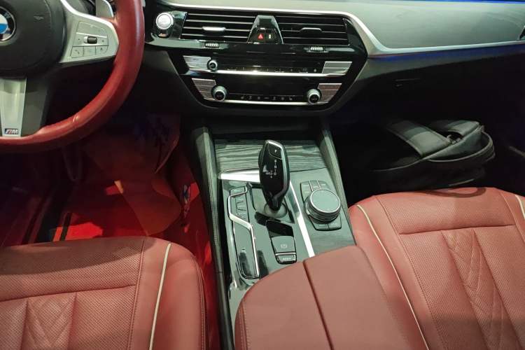 Used BMW 5 Series 2023 530Li Leading Model M Sport Package Gear Lever