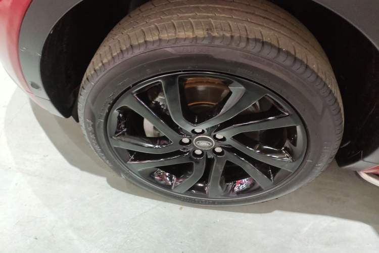 Used Land Rover Discovery Sport 2019 240 PS SE Dynamic Version China VI Standard
