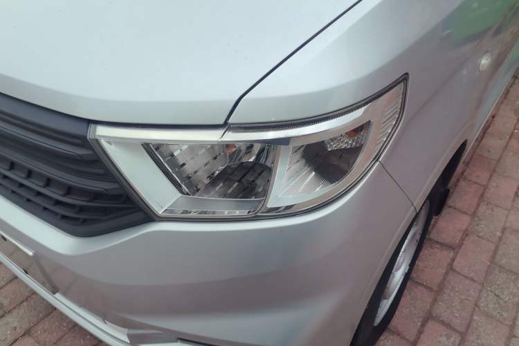 Used Wuling Hongguang V 2019 1.5L Jingqu Version China VI LAR
