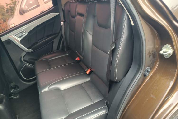 Used Geely Auto Vision X6 2016 1.8L Manual Luxury Model
