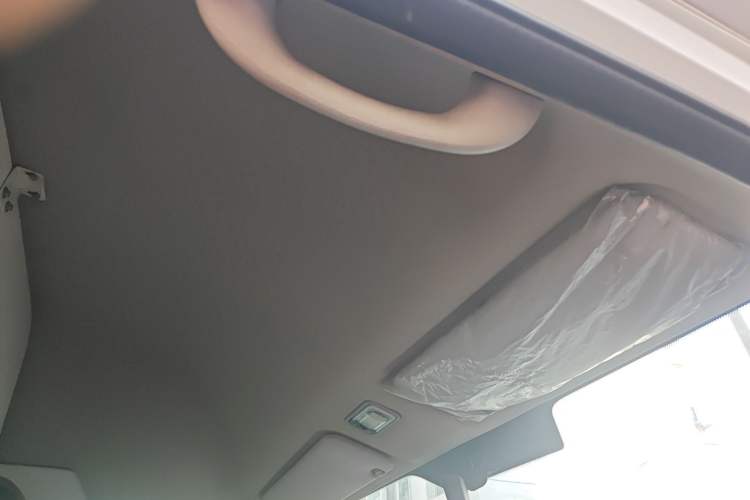 Used Foton Scenic G7 2017 2.0L Long-Wheelbase Commercial Van High Roof 2 Seats 4Q20M
