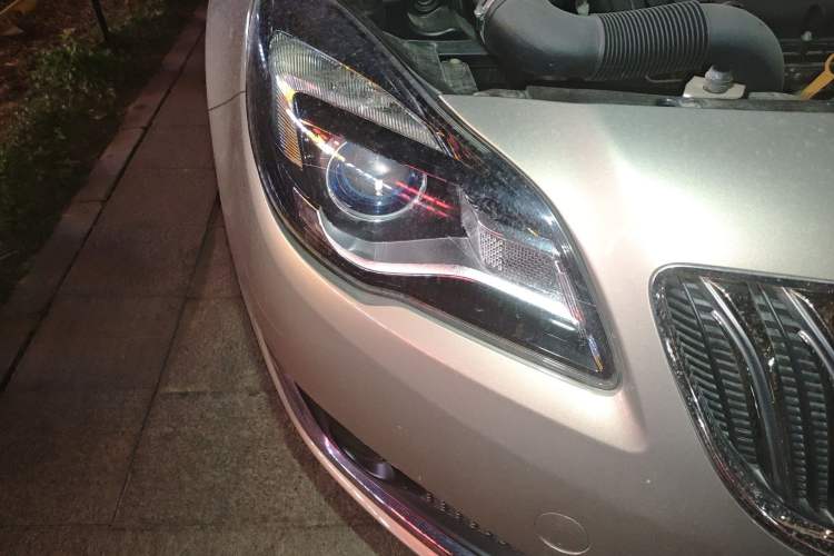 Used Buick Regal 2015 1.6T Leading Technology Model Right Front Headlight