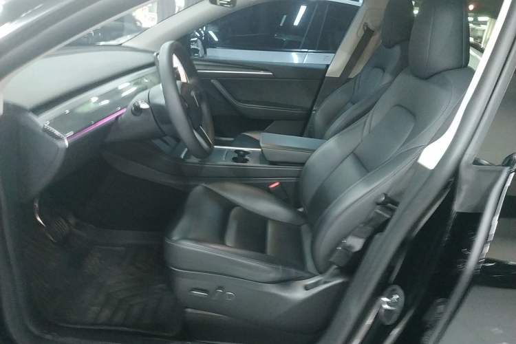 Used Tesla Model Y 2023 Rear-Wheel-Drive Version
