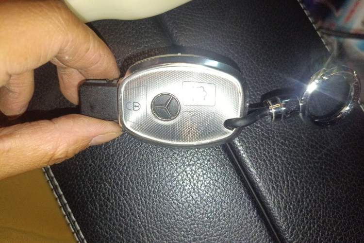 Used Mercedes-Benz C-Class 2015 Facelift C 200 L