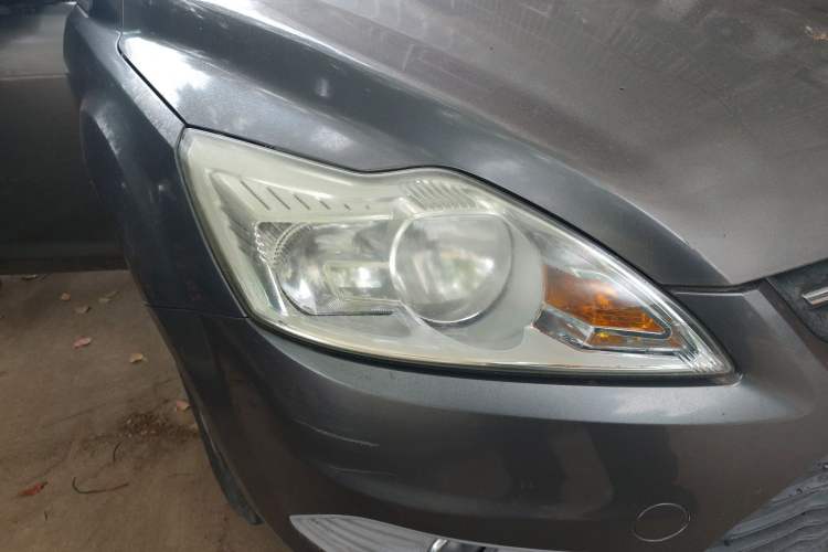 Used Ford Focus 2013 Sedan Classic 1.8L Manual Base Model