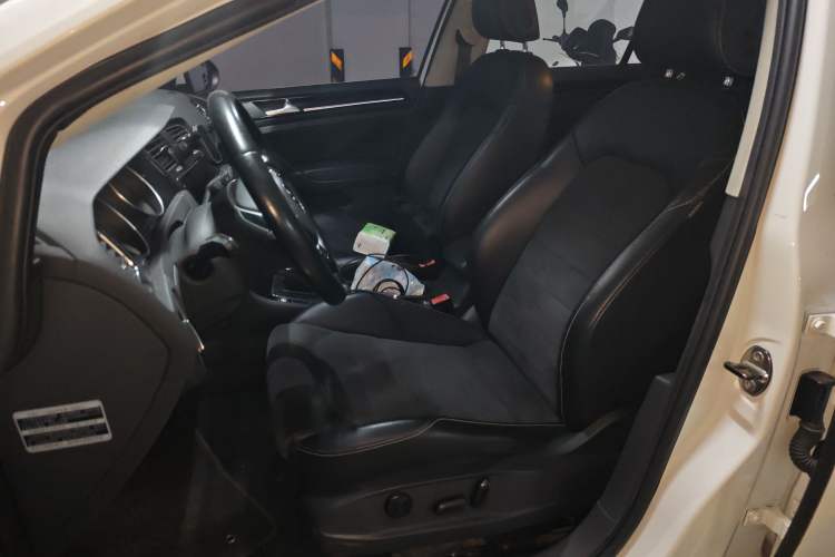 Used Volkswagen Golf 2014 1.4TSI Automatic Flagship Model
