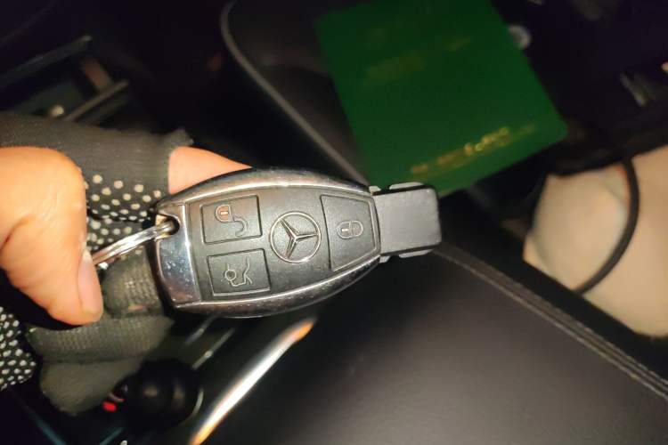 Used Mercedes-Benz R-Class 2017 R 320 4MATIC Business Edition Prestige Model Vehicle Key