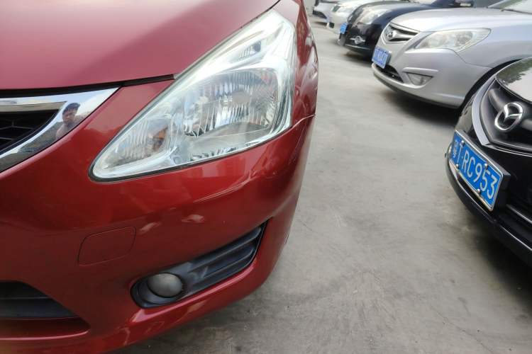 Used Nissan Tiida 2014 1.6L CVT Smart Model
