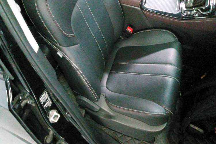 Used GAC Trumpchi M6 2023 PRO 270T DCT Luxury Edition Right Front Seat