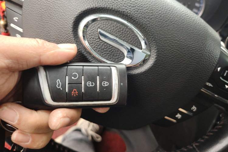 Used GAC Trumpchi GS8 2017 320T Two-Wheel Drive Luxury Smart Connectivity Version (7 Seats)
