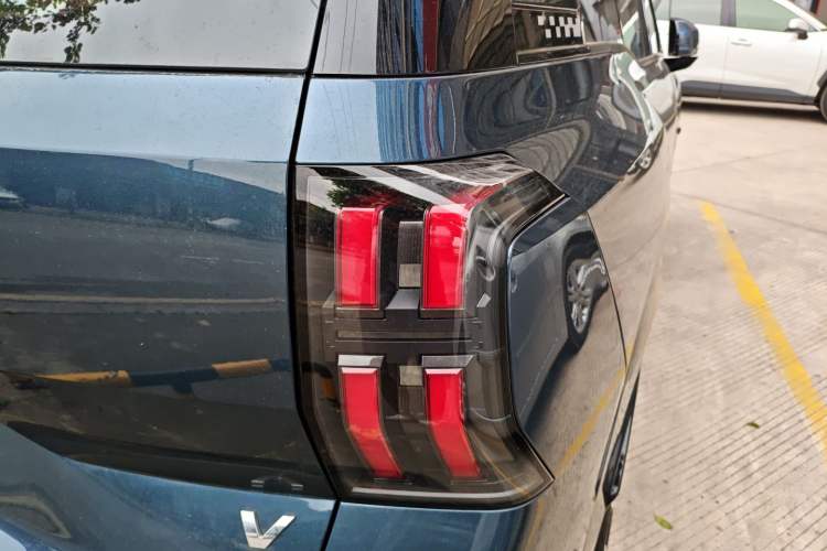 Used AION V 2024 Aion Tyrannosaurus 520 LiDAR Edition Right Rear Taillight