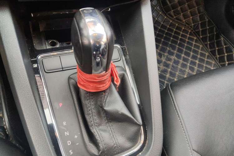 Used Volkswagen Sagitar 2015 1.6L Automatic Comfort Model
