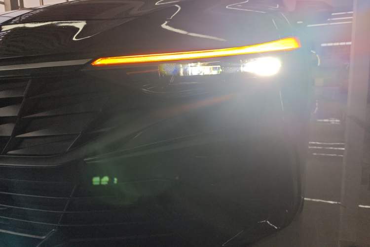 Used Hyundai Elantra 2023 1.5L CVT LUX Prestige Edition