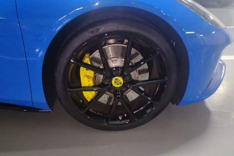 Used Lotus EMIRA 2021 2.0T DCT First Edition Right Front Wheel Hub