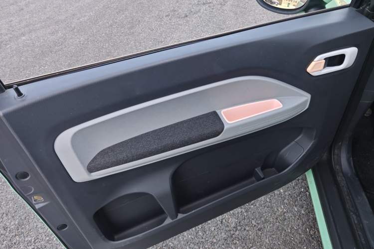 Used Chery New Energy QQ Ice Cream 2022 170km Sundae Phosphate Lithium-Ion