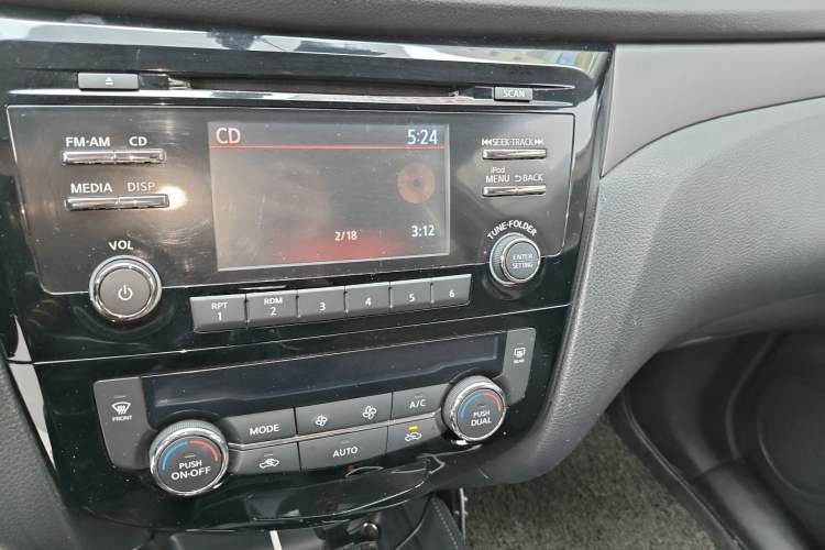 Used Nissan X-Trail 2015 2.0L CVT Comfort MAX Edition 2WD
