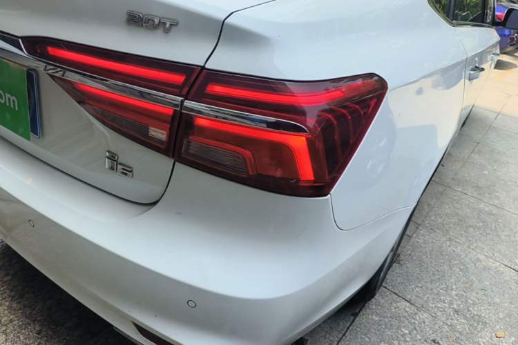 Used Roewe i6 2018 20T Manual Luxury Edition
