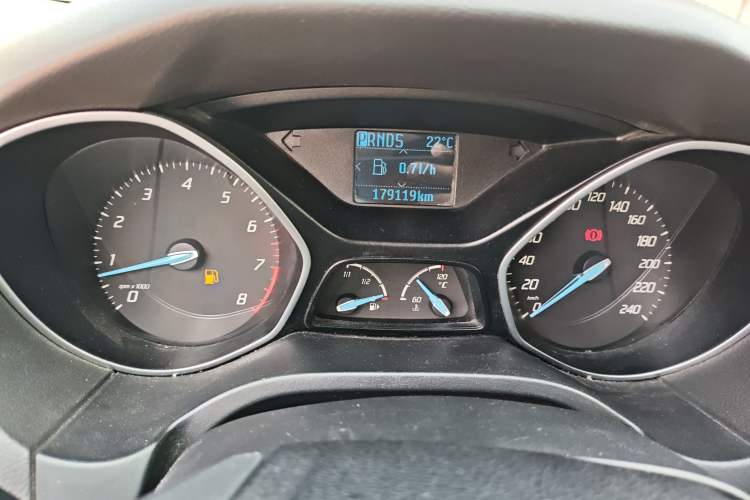 Used Ford Focus 2012 Sedan 1.6L Automatic Fashion Edition
