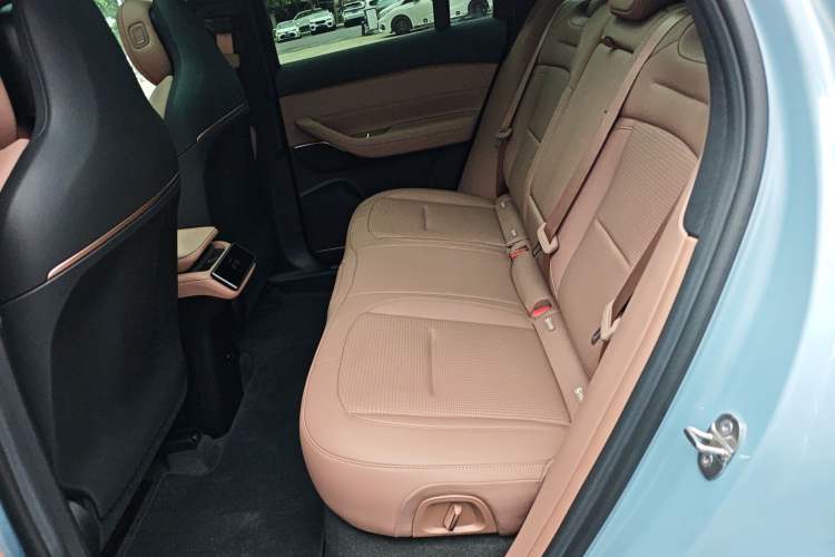 Used Nio ES6 2024 75 kWh Left Rear Seat