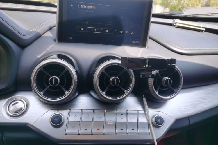 Used Wey VV7 2019 Upgraded Model 2.0T Flagship Version China VI
