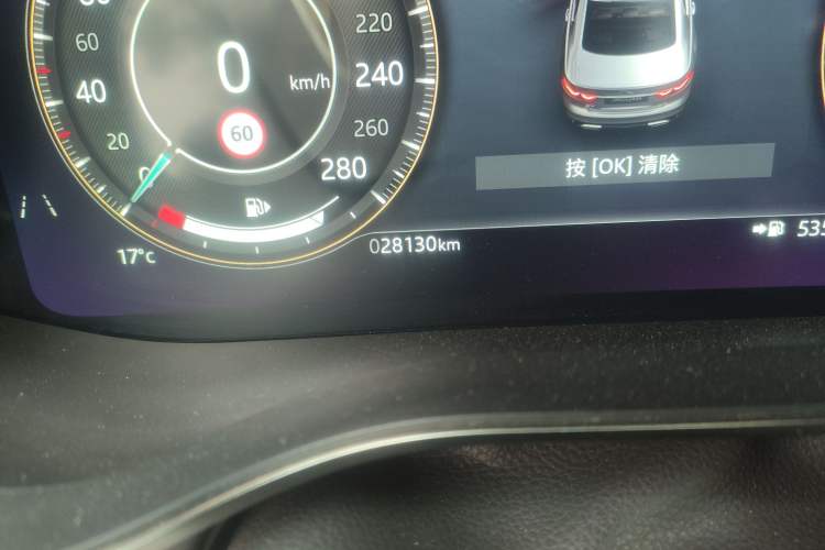 Used Jaguar XFL 2022 XFL 2.0T P250 Two-Wheel-Drive Prestige Luxury Edition Odometer Close Up