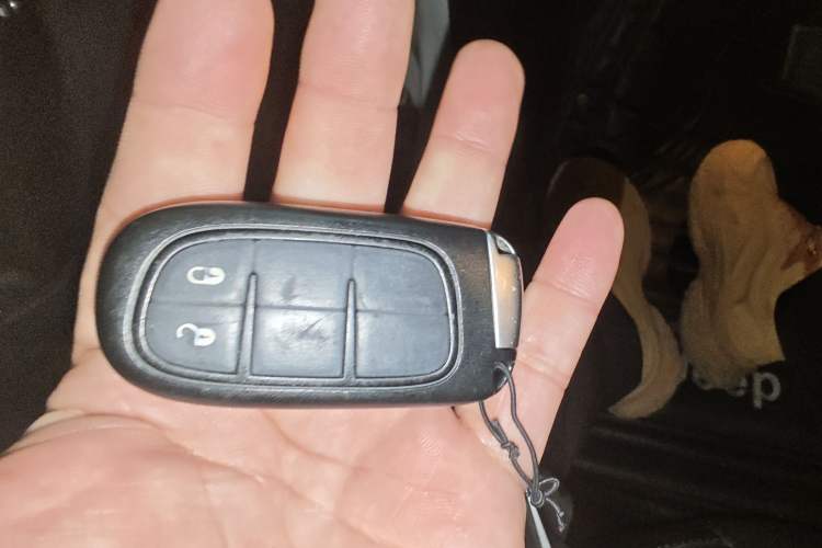 Used Jeep Cherokee 2016 2.0L Superior Edition