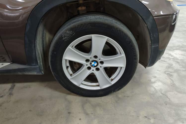 Used BMW X5 2013 xDrive35i Leading Model Right Front Wheel Hub