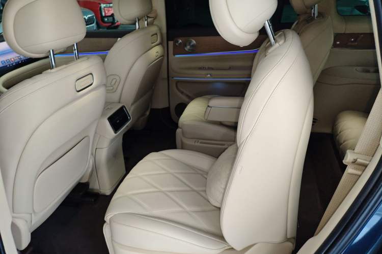 Used Hima AITO M9 2025 Extended-Range Ultra Version 52 kWh 6-Seater
