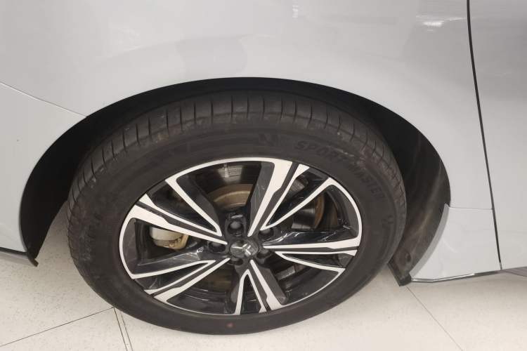 Used Hongqi EH7 2024 690 Pro Right Rear Wheel Hub